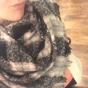 ❗️SOLD❗️Simply Southern Blanket Scarf/Wrap